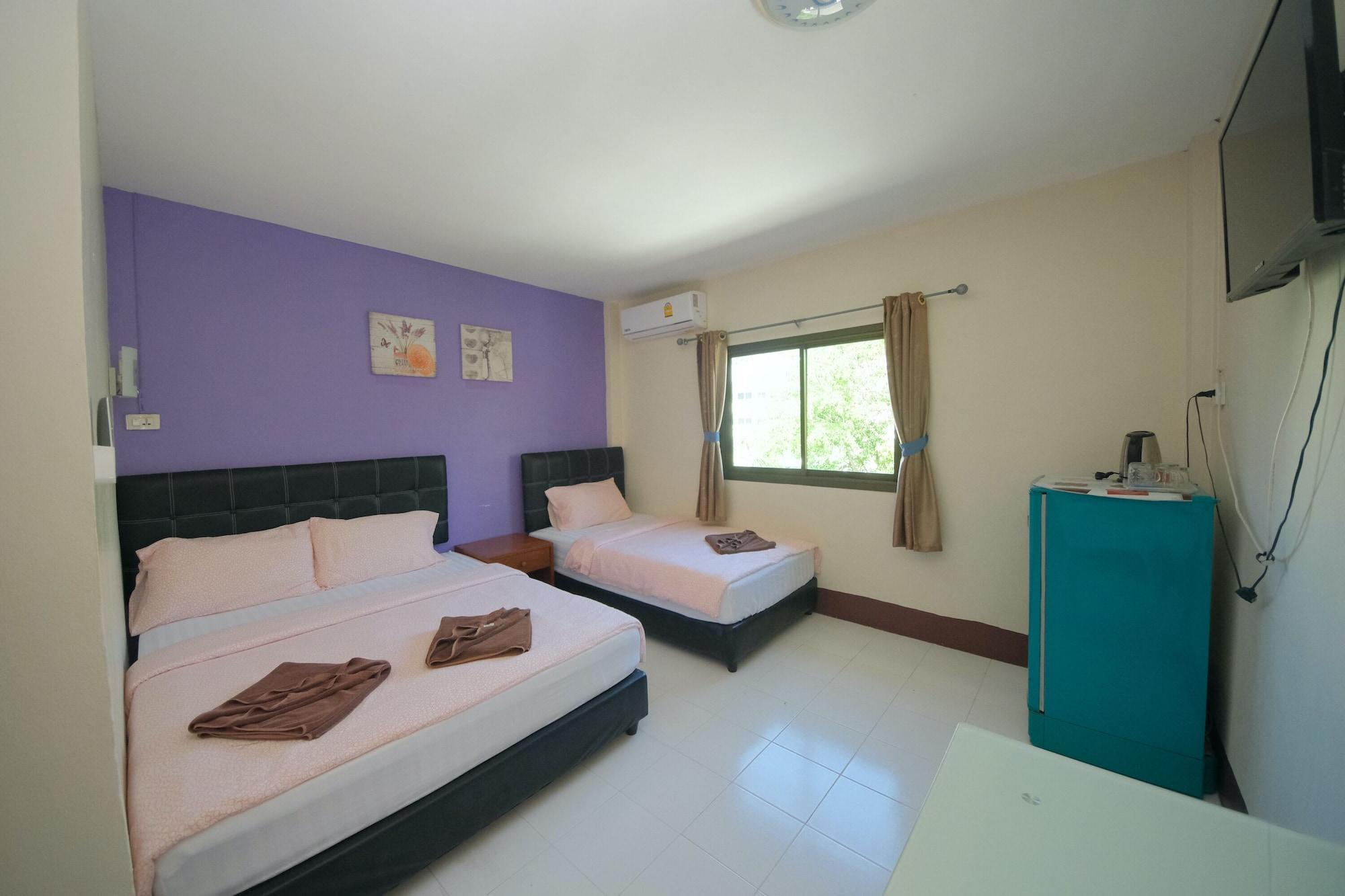 Pineapple Guesthouse Karon Exterior foto